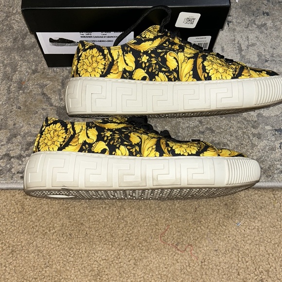 SOLD!!!!WOMENS VERSACE SNEAKERS - Picture 2 of 3